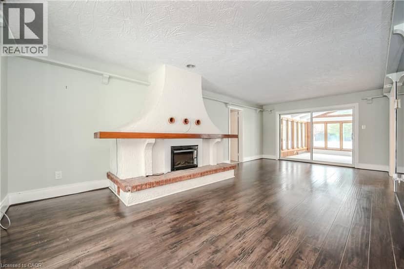 4290 VICTORIA Road S — photo 7 of 39