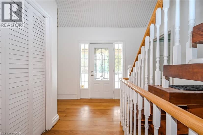 4290 VICTORIA Road S — photo 11 of 39