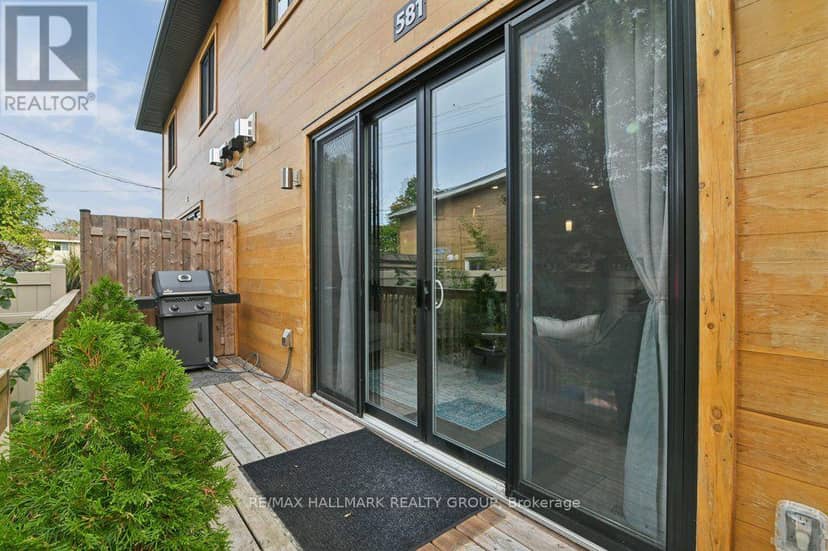581 Queen Mary Street — photo 31 of 39