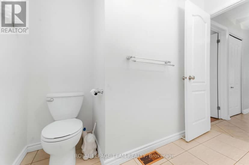 1515 Valmarie Avenue — photo 14 of 40