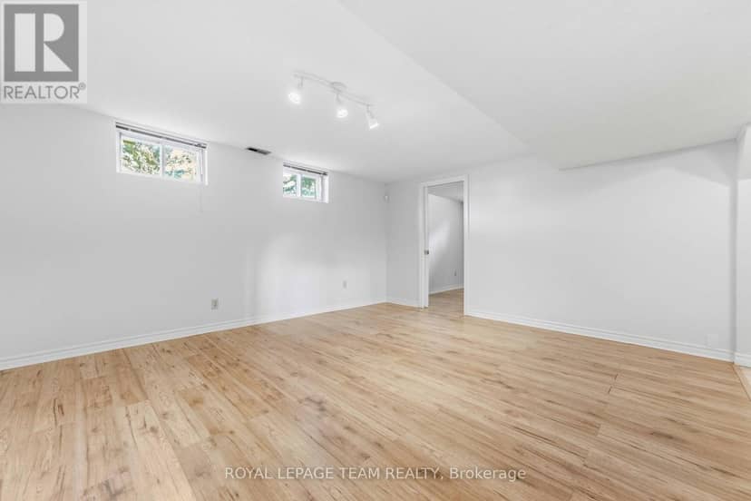 1515 Valmarie Avenue — photo 25 of 40