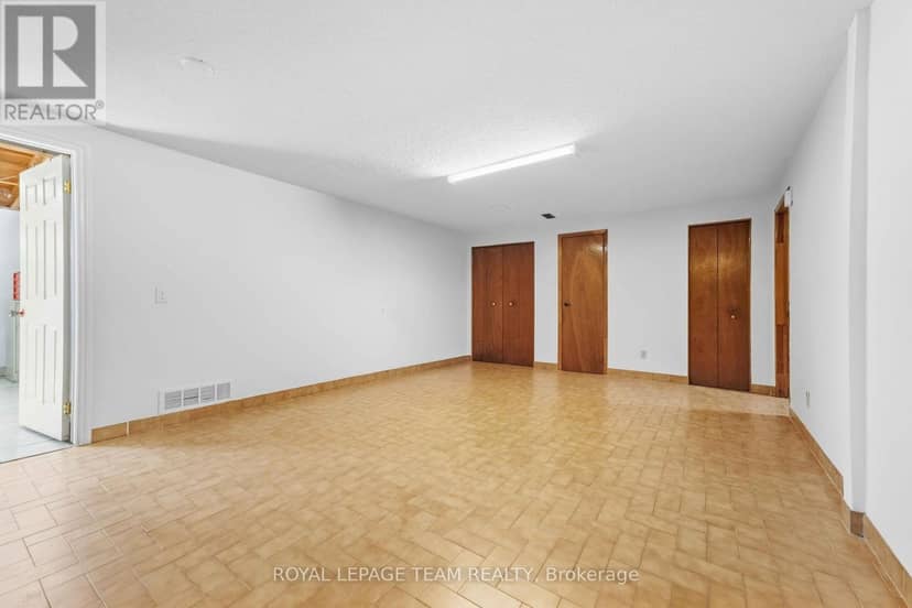 1515 Valmarie Avenue — photo 34 of 40