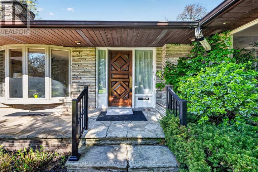 18 Brian Cliff Drive, Toronto, photo 2