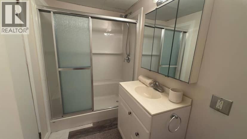 307 6 Avenue W — photo 32 of 40