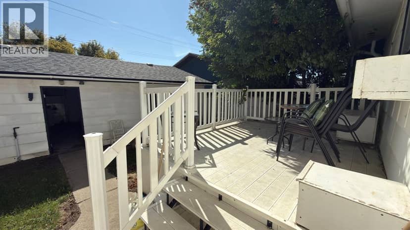 307 6 Avenue W — photo 39 of 40