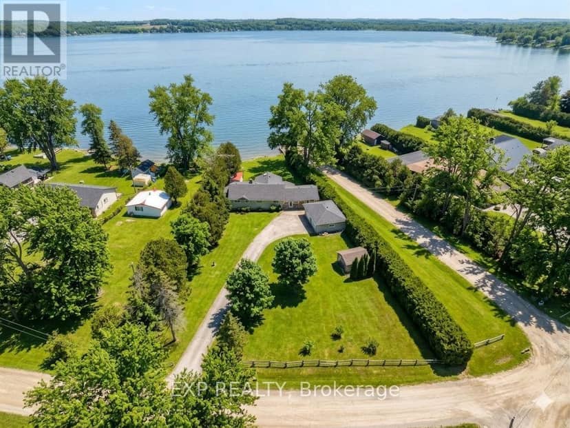 561 Duclos Point Road, Georgina, photo 2