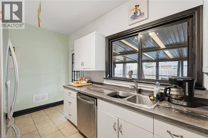 67 WAKELIN Terrace — photo 13 of 28