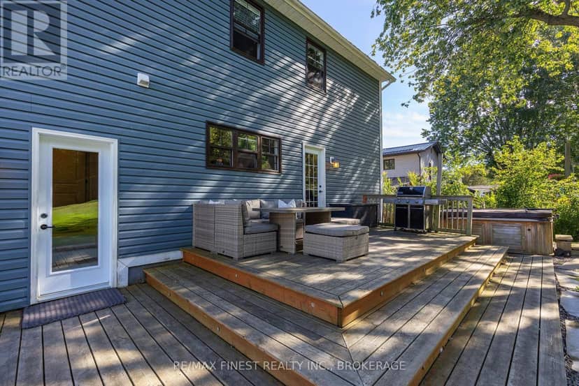 32 Rudd Avenue — photo 11 of 40