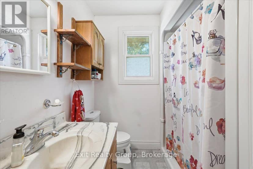 119 Prince Edward Street — photo 13 of 39