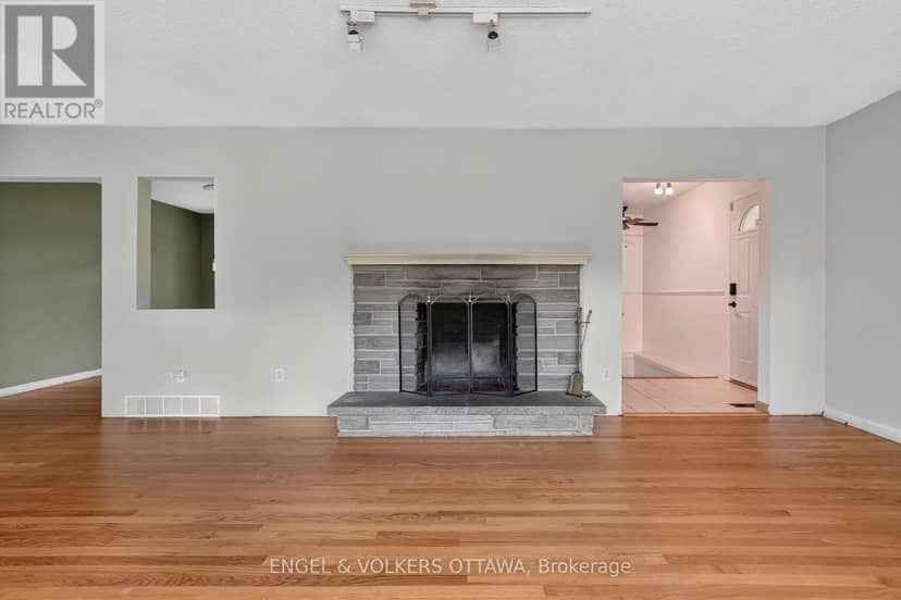 2642 Marble Crescent — photo 10 of 40
