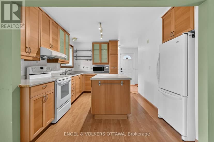2642 Marble Crescent — photo 11 of 40