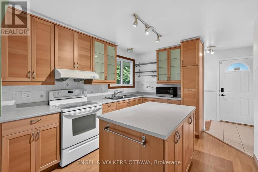 2642 Marble Crescent — photo 12 of 40