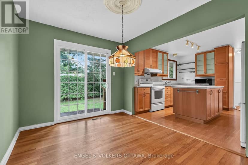 2642 Marble Crescent — photo 14 of 40