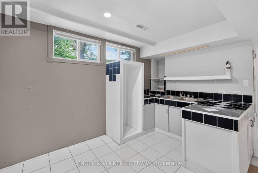 2642 Marble Crescent — photo 36 of 40