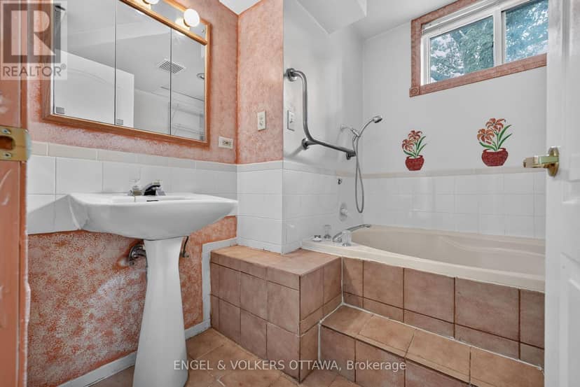 2642 Marble Crescent — photo 37 of 40