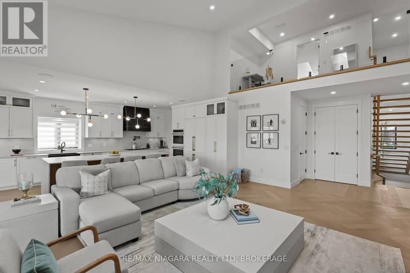 55 Swan Avenue — photo 24 of 40