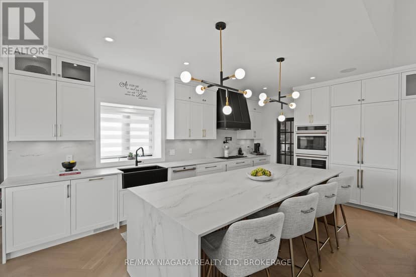 55 Swan Avenue — photo 32 of 40