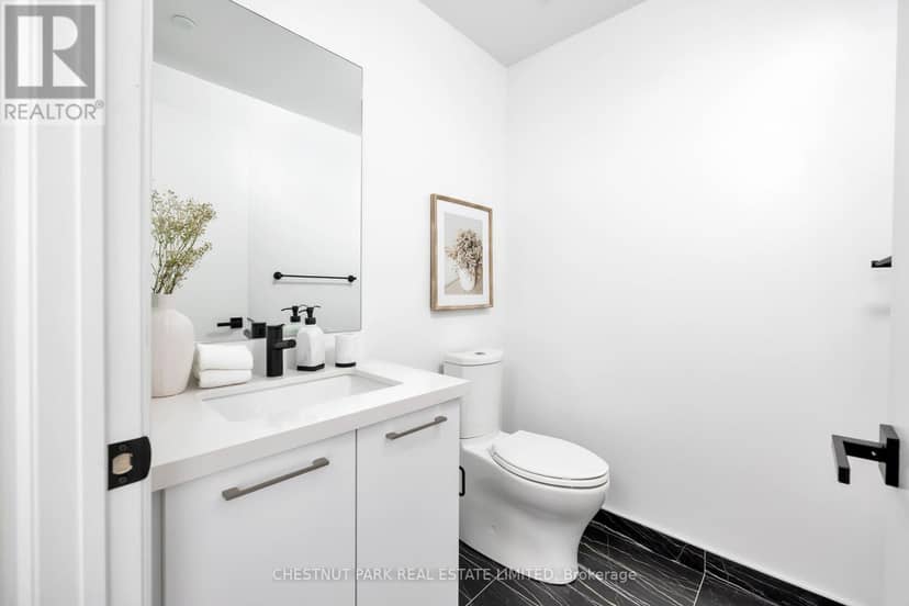 1110 - 33 Frederick Todd Way, Toronto, photo 4
