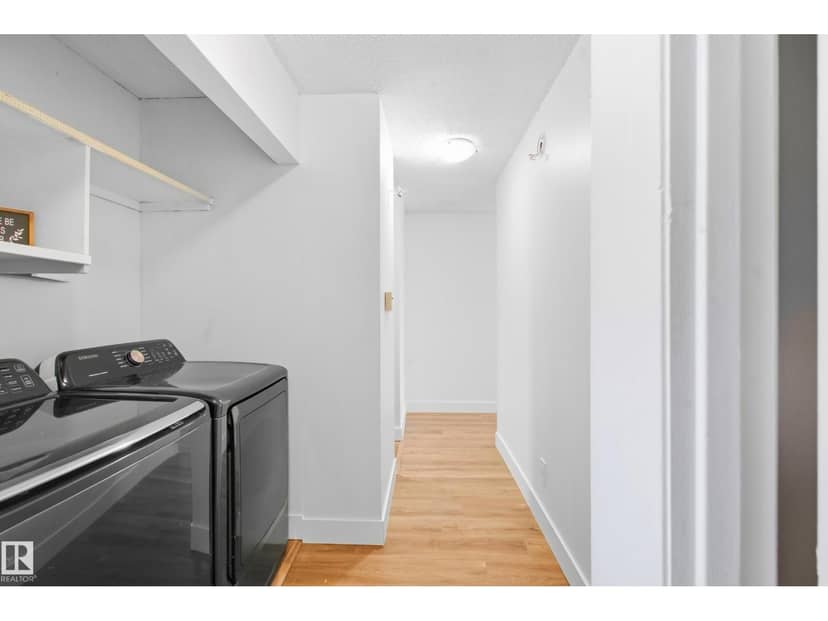 258 Surrey Gardens NW — photo 10 of 17