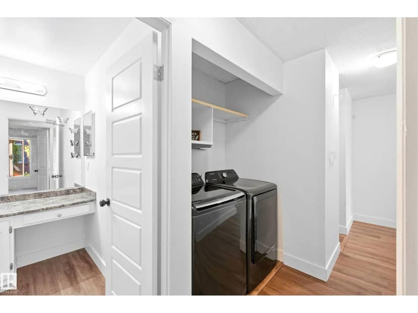 258 Surrey Gardens NW — photo 11 of 17