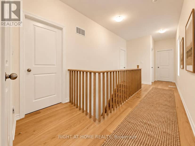 24 Singhampton Road — photo 20 of 37