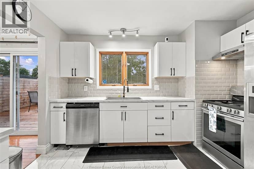 2547 Rivard Avenue — photo 14 of 35
