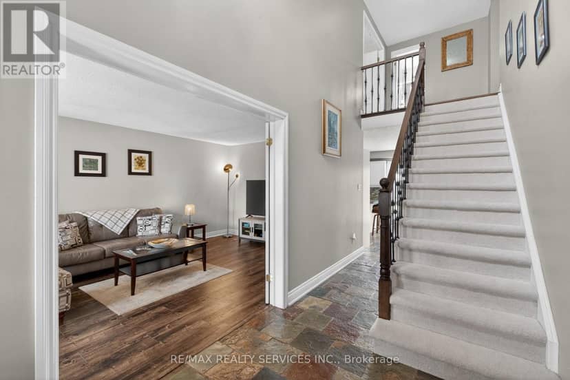 70 Hunter Road — photo 5 of 40