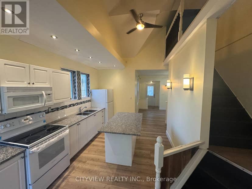 390 George Street — photo 15 of 26