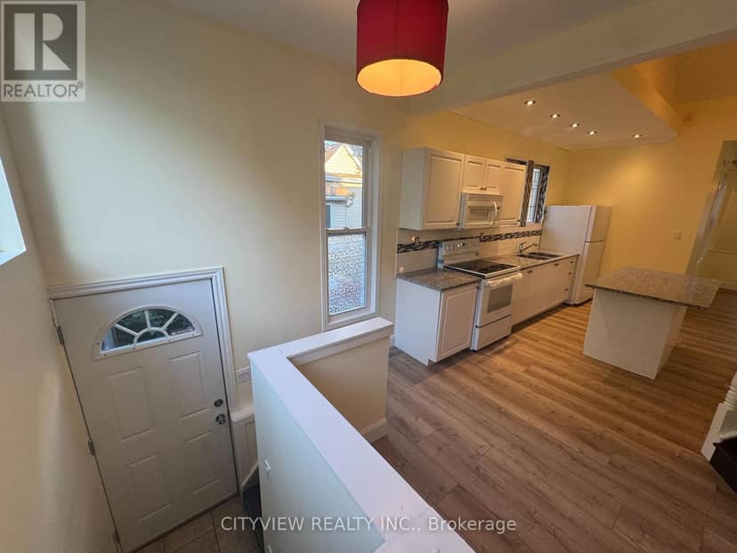 390 George Street — photo 16 of 26