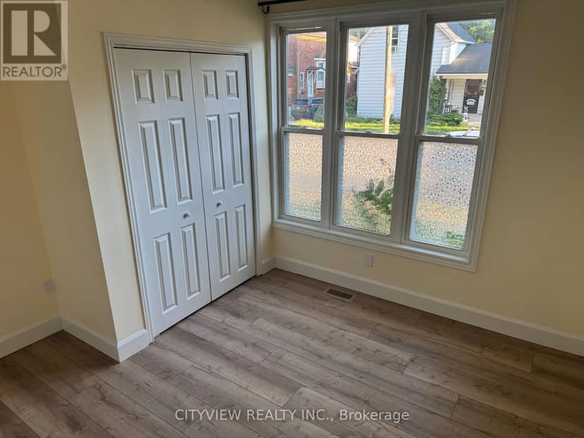 390 George Street — photo 5 of 26