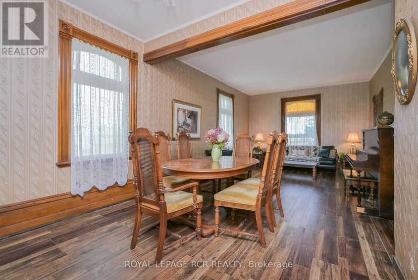 638394 Prince Of Wales Road — photo 14 of 37