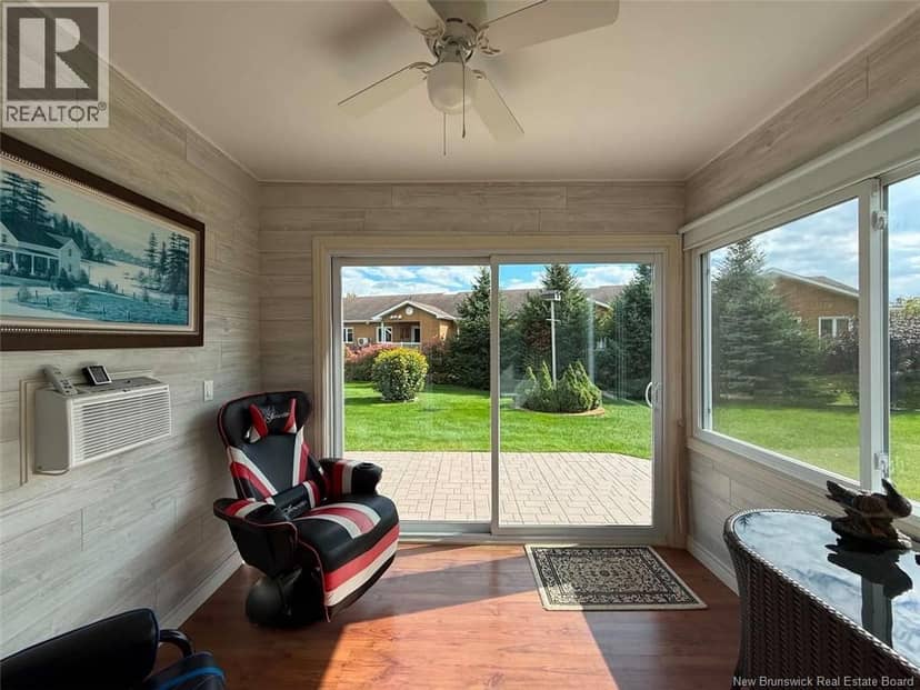 45 Perron Street, Edmundston, photo 2