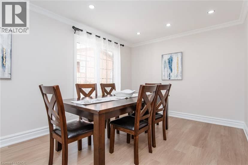 112 MICHENER Crescent — photo 14 of 40