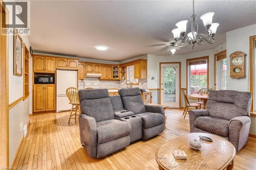 21 DRAYTON QUEEN Street — photo 13 of 40