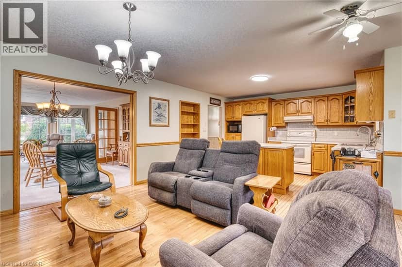 21 DRAYTON QUEEN Street — photo 14 of 40