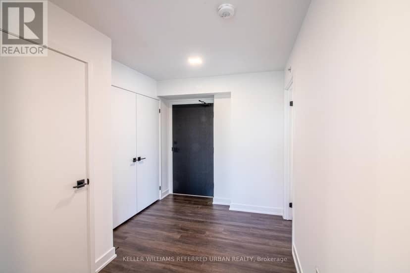 2104 - 609 Sherbourne Street — photo 15 of 31