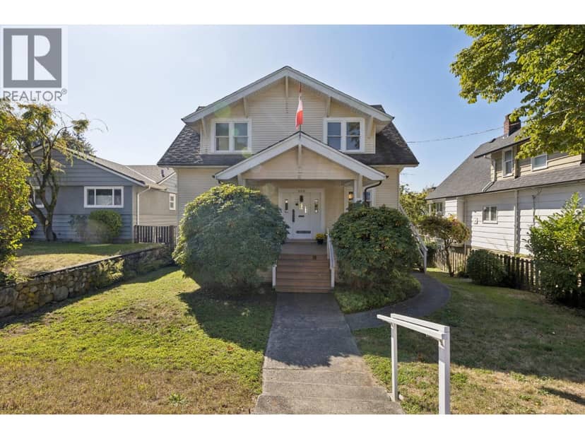 443 E 7TH STREET, North Vancouver