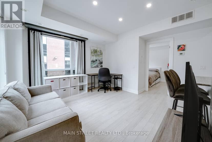 702 - 5299 Highway 7 Street, Vaughan, photo 4