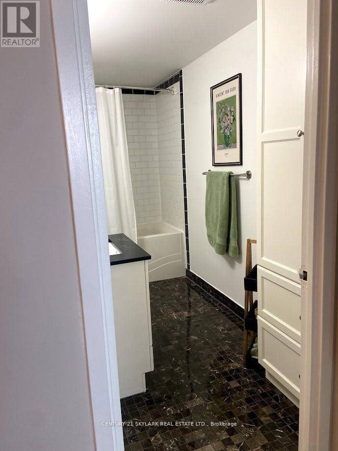 706 - 8 Lisa Street — photo 15 of 25