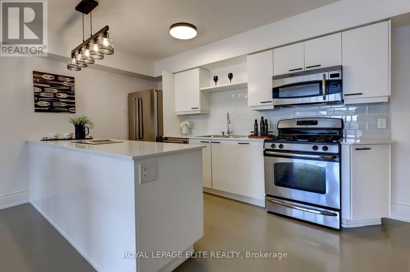 405 - 437 Roncesvalles Avenue — photo 19 of 39
