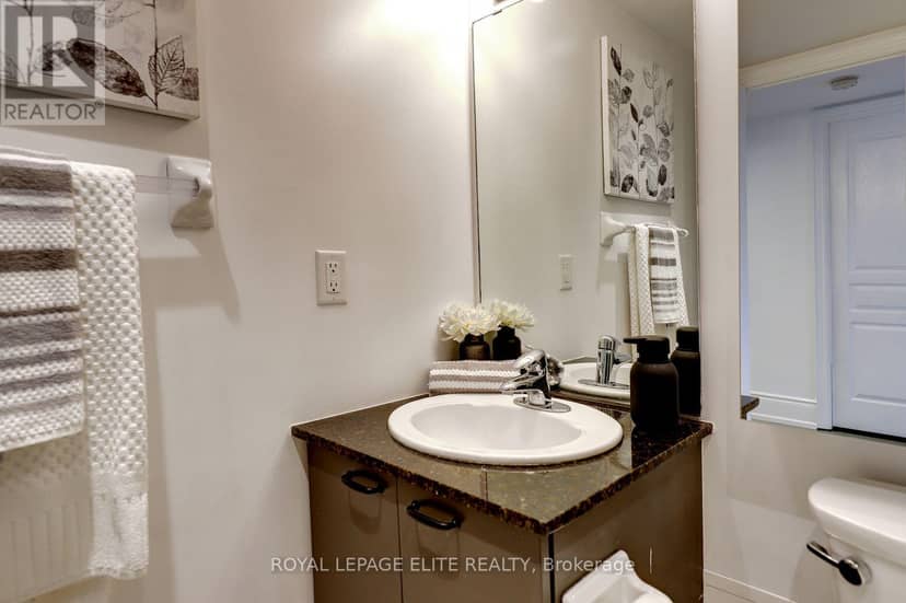 405 - 437 Roncesvalles Avenue — photo 30 of 39