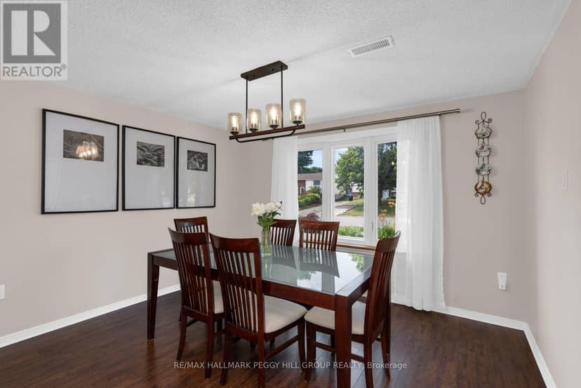 295 Galloway Boulevard — photo 4 of 18