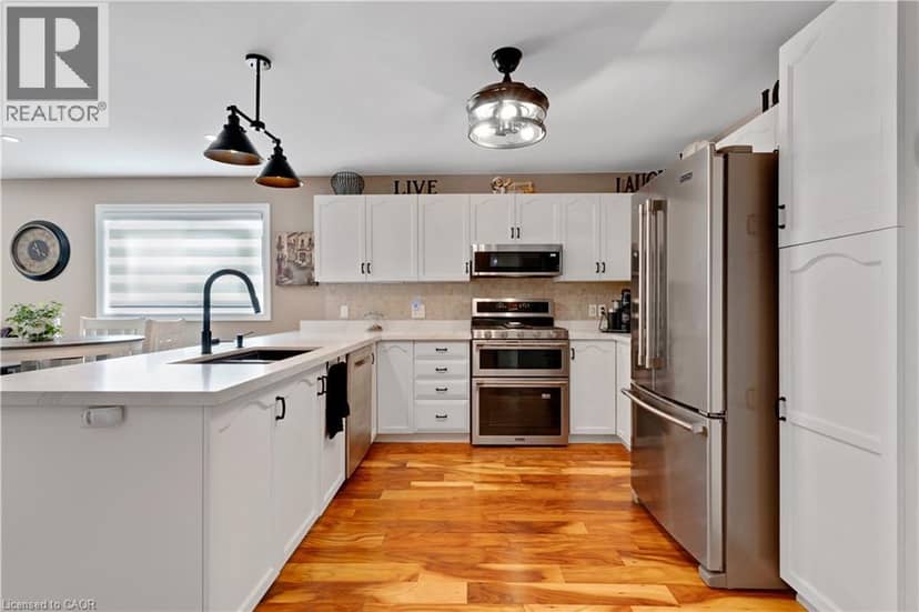 109 GLENARIFF Drive — photo 15 of 40