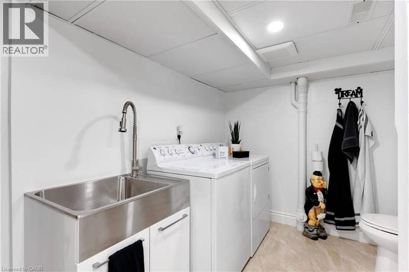 109 GLENARIFF Drive — photo 35 of 40