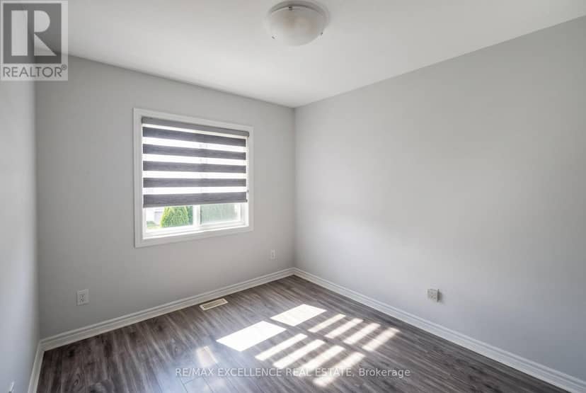 186 Louise Street — photo 10 of 12