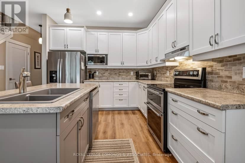 359 Nelson Street — photo 14 of 40