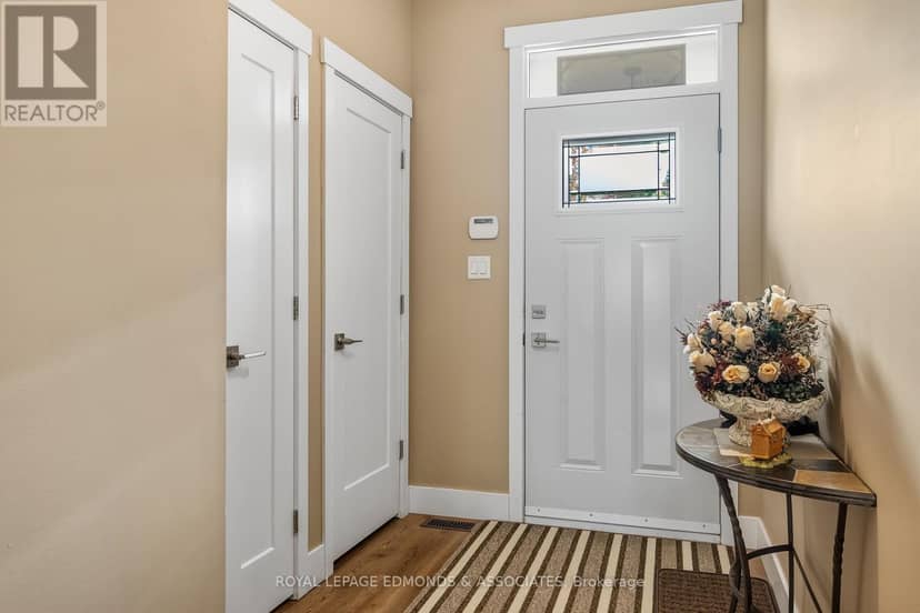 359 Nelson Street — photo 29 of 40