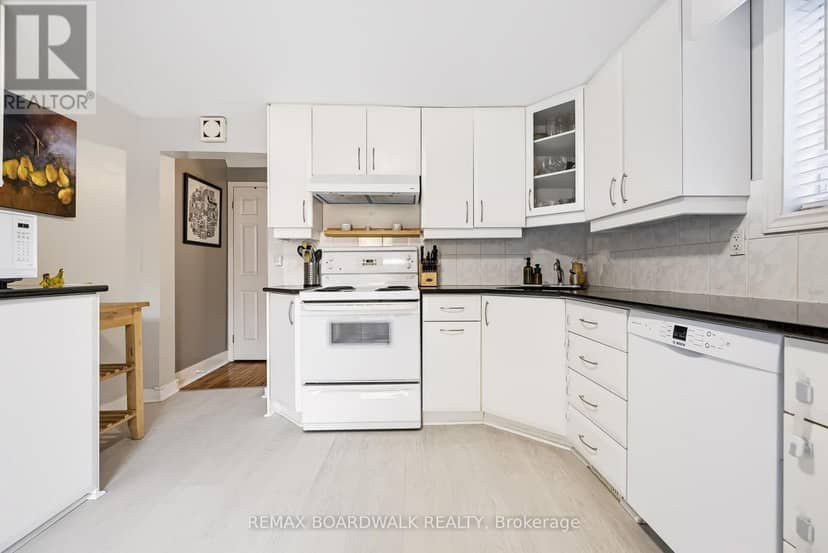 239 Wilbrod Street — photo 12 of 35