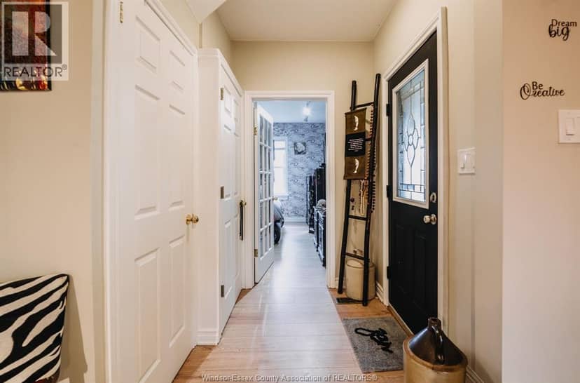 753 Walker ROAD — photo 4 of 36