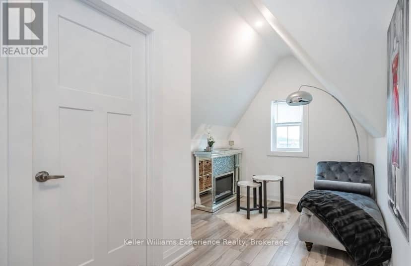30 Samantha Lane — photo 12 of 21